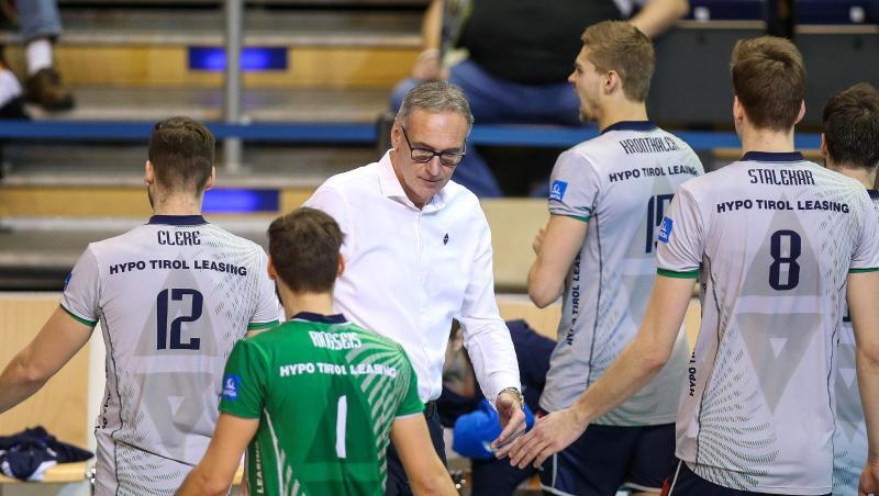 Jerome Clere (l-r), Florian Georg, Trainer Stefan Chrtiansky, Niklas Kronthaler und Saso Stalekar. Foto: Andreas Gora/dpa/Archivbild Jerome Clere (l-r), Florian Georg, Trainer Stefan Chrtiansky, Niklas Kronthaler und Saso Stalekar. Foto: Andreas Gora/dpa/Archivbild