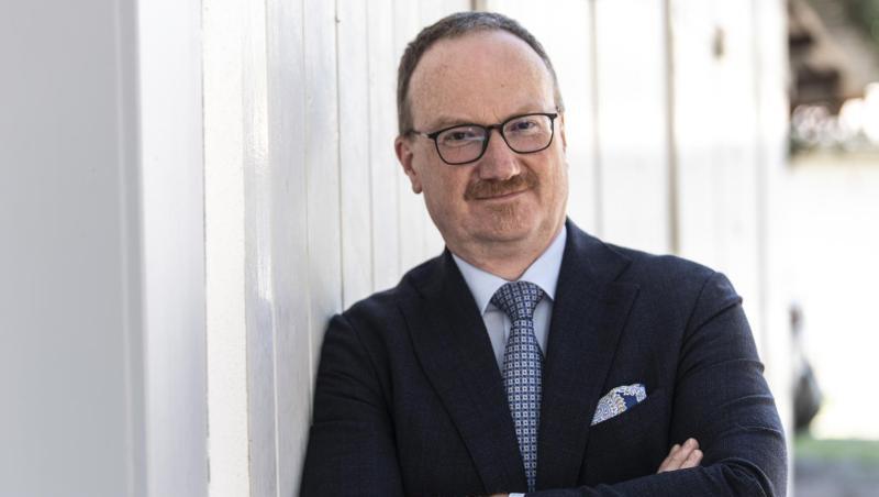 Der Chef der "Wirtschaftsweisen", Lars Feld, sieht eine Vier-Tage-Woche mit Lohnausgleich kritisch. Der Chef der "Wirtschaftsweisen", Lars Feld, sieht eine Vier-Tage-Woche mit Lohnausgleich kritisch.