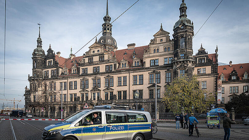 2019 brachen zwei Kunstdiebe in das Grüne Gewölbe ein - die Schatzkammer der Dresdner Residenz. 2019 brachen zwei Kunstdiebe in das Grüne Gewölbe ein - die Schatzkammer der Dresdner Residenz.