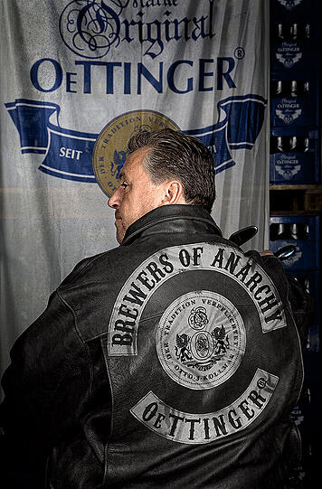 Oettinger Brauerei: Dr. Karl Liebl (Geschäftsführer): Oettinger war schon immer eine Brauerei, die bereit war, ganz andere Wege als alle anderen zu gehen. Daran hält sich auch der Geschäftsführer Karl Liebl. Damit wird man zwangsläufig auch ein klein wenig zum Outlaw und &bdquo;anarchischen&ldquo; Brauer.