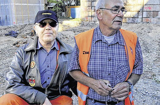 Ich kann mich auf ihn verlassen&ldquo;, sagt Sprengmeister Diethard Posorski (r.) über seinen Kollegen Günther Sobieralski (l.). Beide haben den Bomben-Einsatz in Schwabing geleitet.