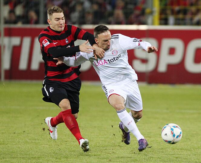 FRANCK RIBÉRY: Zu Beginn noch der aktivste, schwer zu bändigen. Baute dann ab. Etwas ungelenke Schwalbe (50.). Hatte später auch nichts mehr drauf. NOTE: 4