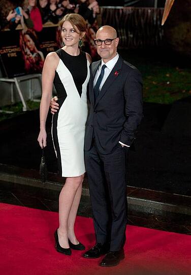 Stanley Tucci, der in "Der Teufel trägt Prada" die gute Seele in der Redaktion der Modezeitschrift "Runway" ist, spielt in "Die Tribute von Panem" Caesar Flickerman. Zur Premiere kam er mit seiner Frau Felicity Blunt.