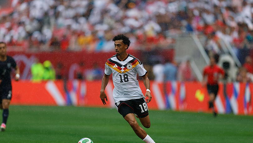 Nathaniel Brown hat die Nase auf der Linksverteidigerposition zu WM-Beginn vor Konkurrent David Raum.
