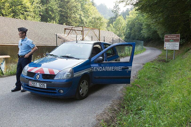 Die Polizei im französischen Annecy rätselt weiter über das Motiv für das Blutbad an der Familie.