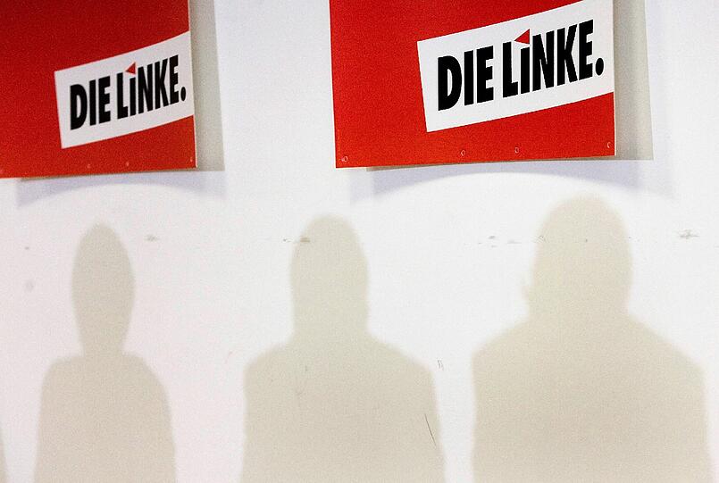 Nicole Gohlke (Die Linke), München-Ost, stimmt mit &bdquo;Nein&ldquo;: &bdquo;Die Politik der Bundesregierung ist weder im Interesse der griechischen Bevölkerung noch der Steuerzahler in Deutschland. Vielmehr ruiniert sie ein Land und sichert gleichzeitig das Geld der Vermögenden.&ldquo;