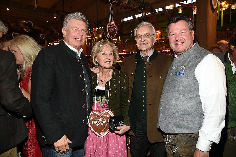 Radio Gong Wiesn: Dieter Reiter (OB München), Edmund Stoiber mit Frau Karin Stoiber und Josef Schmid