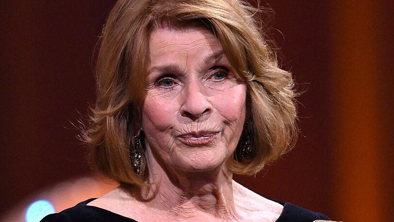 Senta Berger hat die Premiere zu ihrem neuen Film "Ach, diese Lücke, diese entsetzliche Lücke" gefehlt Senta Berger hat die Premiere zu ihrem neuen Film "Ach, diese Lücke, diese entsetzliche Lücke" gefehlt