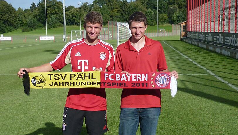 Es wird das erste Bruder-Duell: Bayern-Spieler Thomas Müller (l.) mit Simon Müller, der beim TSV Pähl kickt. Es wird das erste Bruder-Duell: Bayern-Spieler Thomas Müller (l.) mit Simon Müller, der beim TSV Pähl kickt.