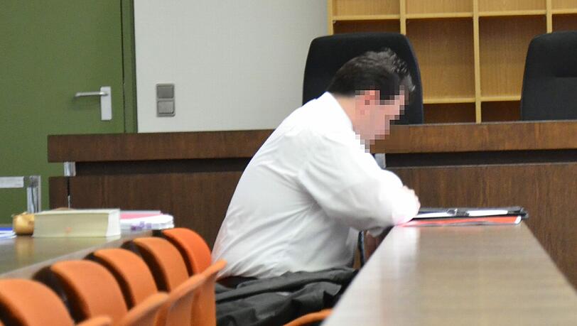 Der Angeklagte Ali Y. (33) bestreitet die Vergewaltigungs-Vorwürfe vor dem Münchner Landgericht. Der Angeklagte Ali Y. (33) bestreitet die Vergewaltigungs-Vorwürfe vor dem Münchner Landgericht.