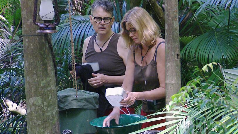 Rolfe und Maren besprechen das Verhalten von Aurelio und Walter.
