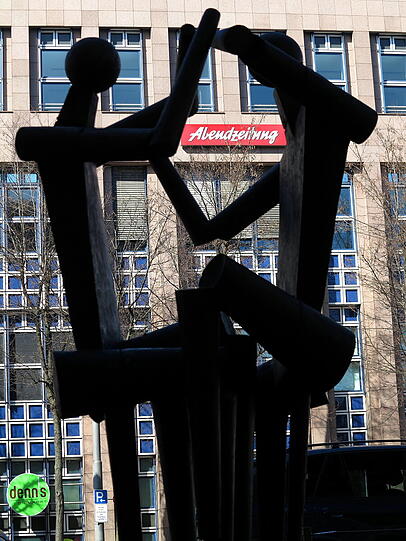Hinter der Kunst hat AZ-Leser Djordje Matkovic noch etwas in der Maxvorstadt entdeckt.