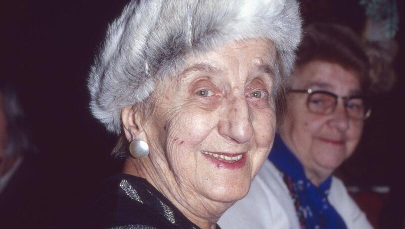 Rosl Mayr, hier mit feschem Pelzhut, galt als "sehr nette, ruhige Frau". 1981 ist sie gestorben. Rosl Mayr, hier mit feschem Pelzhut, galt als "sehr nette, ruhige Frau". 1981 ist sie gestorben.