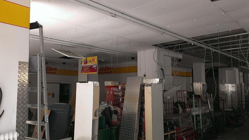 "Nur Bares ist Wahres" - unter diesem Schild standen mal die Kassen.