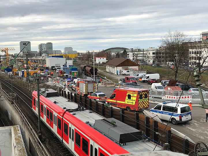 Weitere Bilder vom Großeinsatz an der Donnersbergerbrücke.