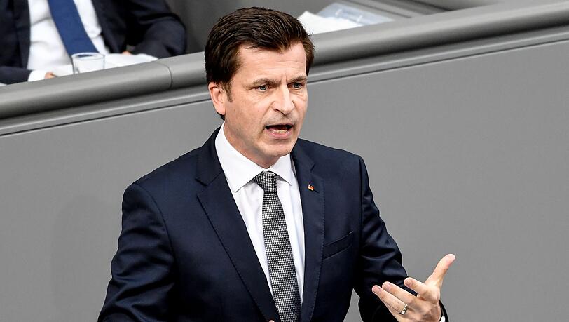 Kommunen-Spitzenvertreter André Berghegger, hier noch als CDU-Bundestagsabgeordneter am Rednerpult. (Archivbild)