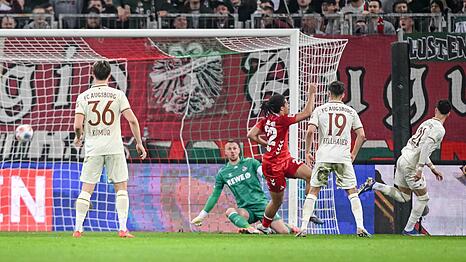 Rodrigo Ribeiro erzielt die Augsburger F&uuml;hrung.