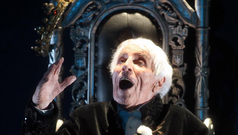 Jopie Heesters feiert am 5. Dezember 107. Geburtstag. Jopie Heesters feiert am 5. Dezember 107. Geburtstag.