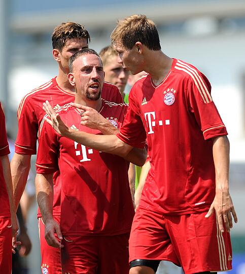 Die Spieler im Gespräch.