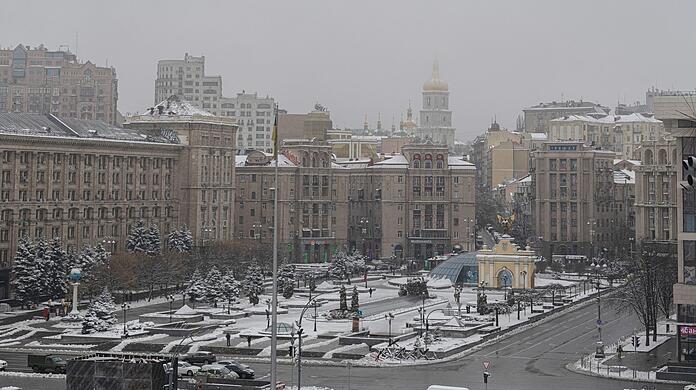 Vor neun Jahren protestierten Menschen in Kiew auf dem Maidan-Platz gegen die russlandfreundliche Regierung.