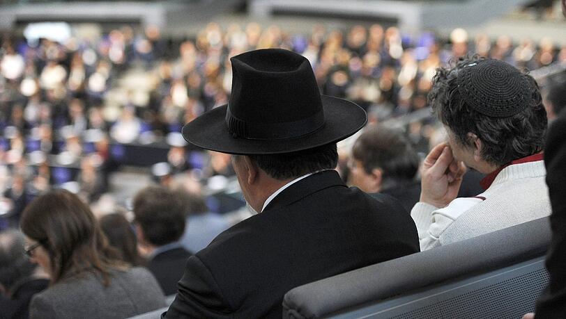 Nicht als Historiker, sondern als Zeitzeuge 
trete er vor den Bundestag, so Reich-Ranicki.