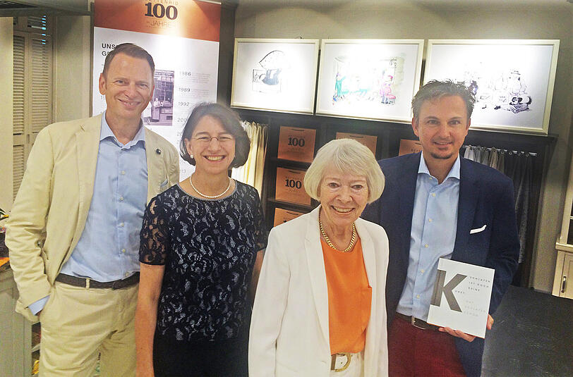 Das Buch zum Jubiläum 100 Jahre Bettenrid (v. l.): Robert Waloßek,
Michaela Pichtlbauer, Helga Rid, Hans-Diether Dörfler.