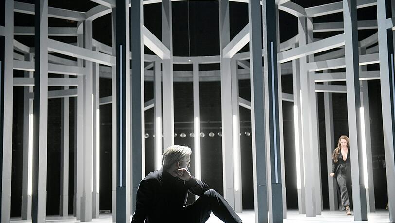 Thomas Aurin in "Junk". Thomas Aurin in "Junk".