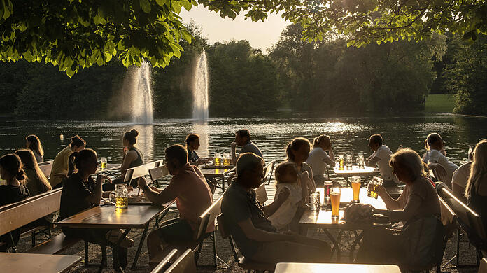 Doordeweeks is het in München erg warm, ja het is erg warm. Na 27 graden verschijnt de thermometer in de stad. Beste Voraussetzungen ook voor een Biergarten Besuch in T-shirt. Het is moeilijk omdat de Blätter niet allemaal zo groen zijn hier in het Ostpark zur Vergangen Biergarten-Saison – het is nog steeds prachtig eerste april. Vaker wel dan niet is het: Sommergefühl genßen, ab kommenden Dienstdag is de laatste gerapporteerde regen.