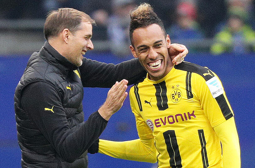 Schon nach dem ersten Treffer in der 4. Minute sprintete Pierre-Emerick Aubameyang zu seinem Coach und herzte ihn strahlend. "Das war eine sehr schöne Geste", meinte Thomas Tuchel. "Er hat zu mir gesagt: "Zwei Tore machst Du noch", und ich habe gesagt: 'Okay, mache ich'", berichtete Aubameyang grinsend.