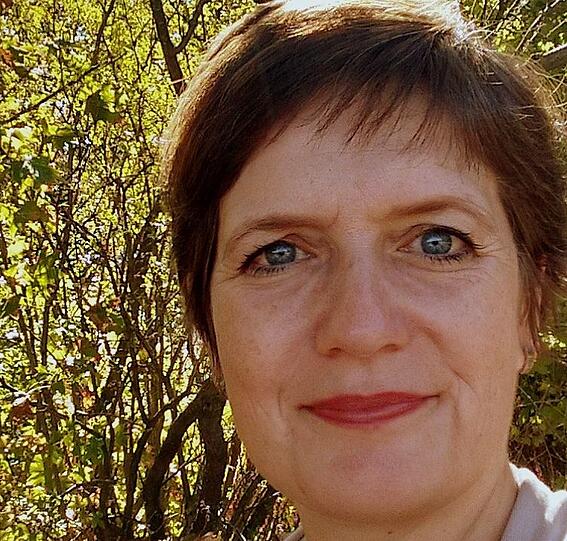 Die Münchnerin Sabine Novy arbeitet als Rhetorik-Coach und Sprechtrainerin.