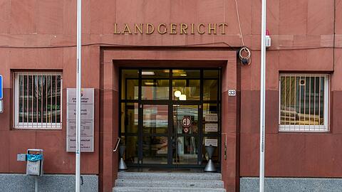 Der nicht öffentliche Prozess hat laut Gerichtssprecher planmäßig begonnen. (Archivbild)