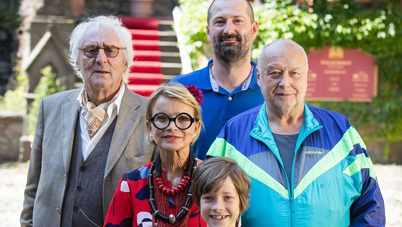 "Max und die wilde 7": Uschi Glas mit Jona Eisenblätter (v.), Günther Maria Halmer, Regisseur Winfried Oelsner und Thomas Thieme (v. l.). "Max und die wilde 7": Uschi Glas mit Jona Eisenblätter (v.), Günther Maria Halmer, Regisseur Winfried Oelsner und Thomas Thieme (v. l.).