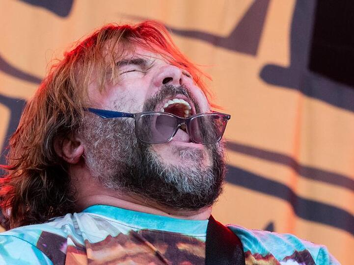 Ein Mann in Ekstase: Hollywood-Schauspieler Jack Black mit seiner Band Tenacious D. in Nürnberg.