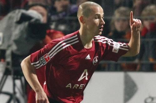 Oennings neuer Leader: Torschütze Peer Kluge.