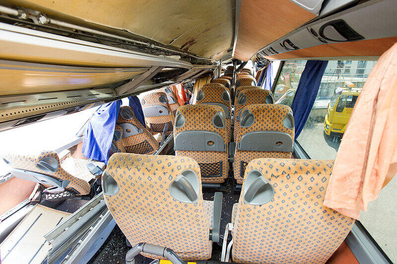 Das Innere eines verunglückten Reisebusses am 19.07.2014 an der Bundesautobahn A4 bei Dresden-Neustadt (Sachsen).