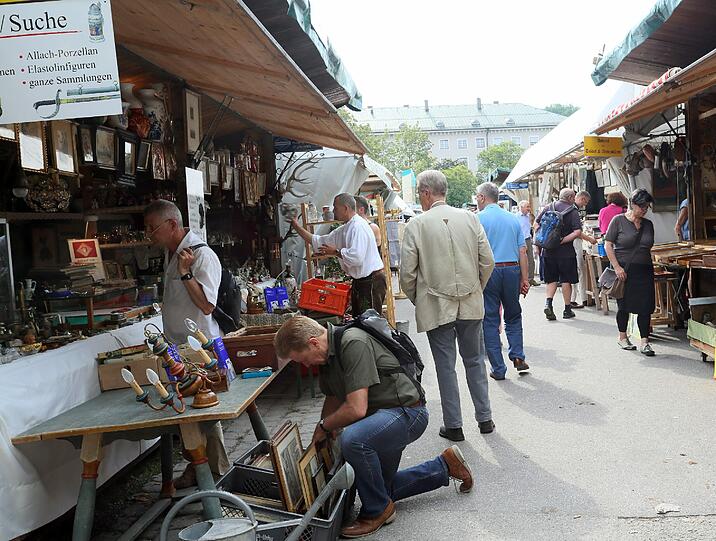Trödel nicht nur für Trachtler: Viele Münchner besuchten am Wochenende die Auer Dult am Mariahilfplatz