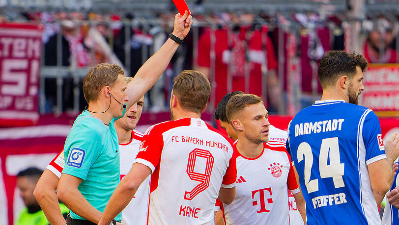 Verwies Joshua Kimmich nach seiner Notbremse vom Platz: Schiedsrichter Martin Petersen. Verwies Joshua Kimmich nach seiner Notbremse vom Platz: Schiedsrichter Martin Petersen.