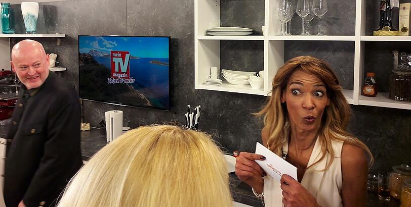 Nadja abd el Farrag am Set von sonnenklar.tv