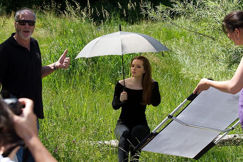 Meister und Model: Greg Gorman (l.) gibt Anweisungen.