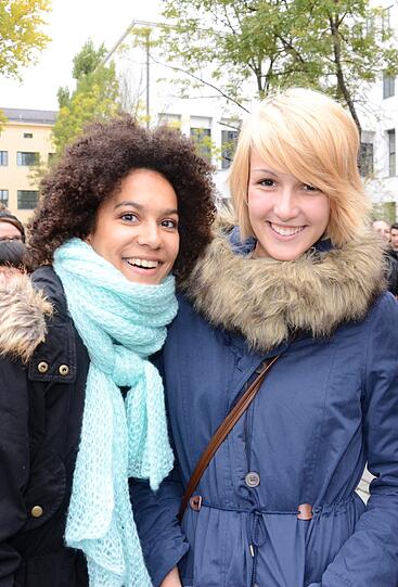 Miryam (20) aus Stuttgart und Sandra (18) aus Augsburg studieren Landschaftsarchitektur. Die beiden haben einfach Spaß an großen Projekten wie Parks und Freizeitanlagen. "Am liebsten würde ich später große Flächen in der Innenstadt designen", erzählt Miryam. Sandra gefällt auch die überschaubare Größe ihres Studiengangs: "Wir sind nur 50 Leute, das ist wirklich entspannt."