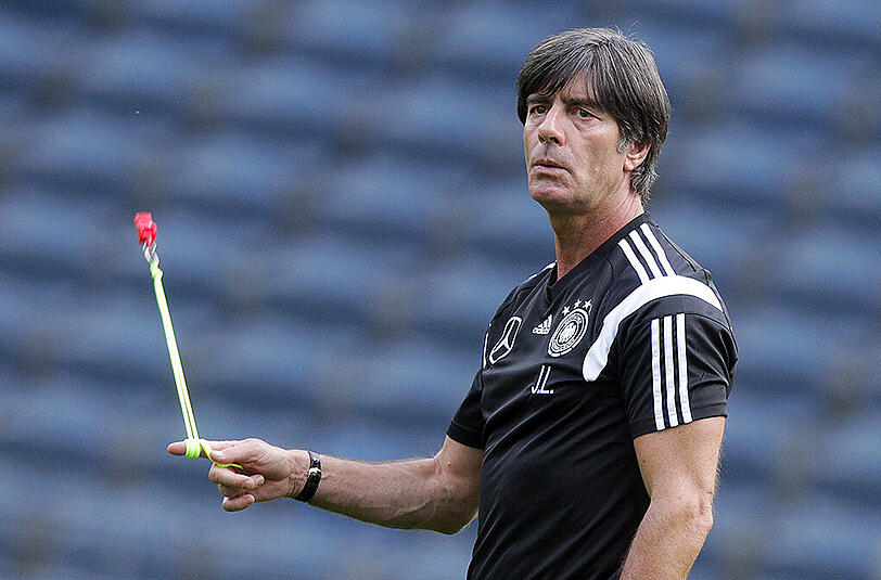 Joachim Löw warnt davor, die letzten Quali-Spiele auf die leichte Schulter zu nehmen.