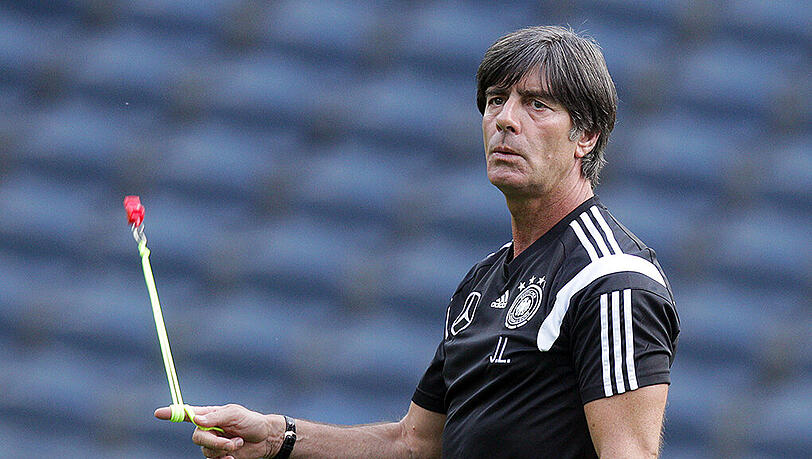 Joachim Löw warnt davor, die letzten Quali-Spiele auf die leichte Schulter zu nehmen. Joachim Löw warnt davor, die letzten Quali-Spiele auf die leichte Schulter zu nehmen.