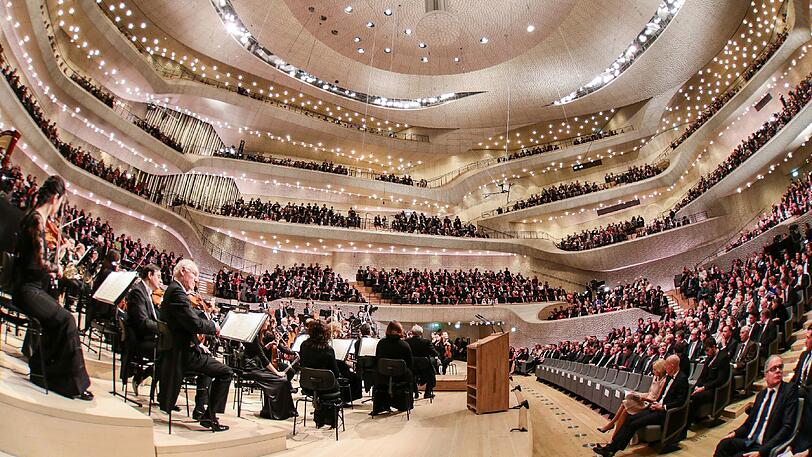 Endlich: Der Konzertsaal der Elbphilharmonie ist eröffnet worden.