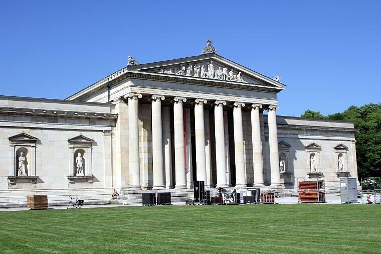 Die Münchner Glyptothek steht - natürlich! - unter Debnkmalschutz.