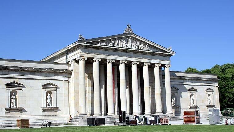 Die Münchner Glyptothek steht - natürlich! - unter Debnkmalschutz. Die Münchner Glyptothek steht - natürlich! - unter Debnkmalschutz.