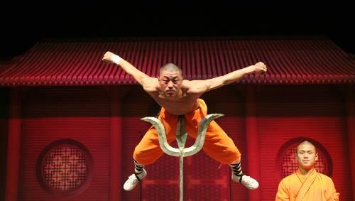 Mit hartem Training zur Perfektion: ein Shaolin-Mönch. Mit hartem Training zur Perfektion: ein Shaolin-Mönch.