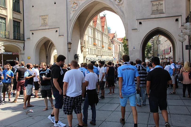 Der Protestmarsch der Fans des TSV 1860 gegen RB Leipzig: Die Bilder.
