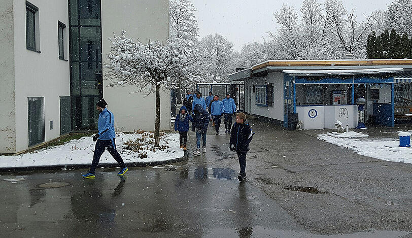 Plätze unbespielbar: Der TSV 1860 konnte am Donnerstag wegen starken Schneefalls kein Mannschaftstraining abhalten - darum ging's in den Kraftraum und zum Laufen.