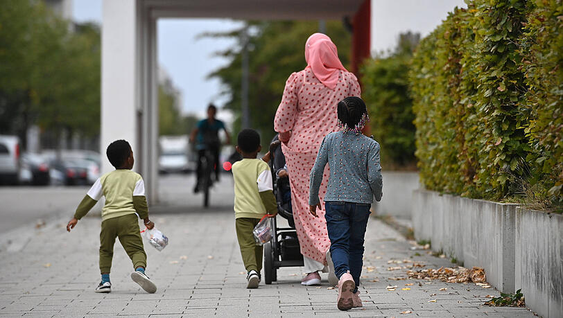 Das Münchner Rathaus will sparen - und das betrifft auch Hilfen für Geflüchtete. Das Münchner Rathaus will sparen - und das betrifft auch Hilfen für Geflüchtete.