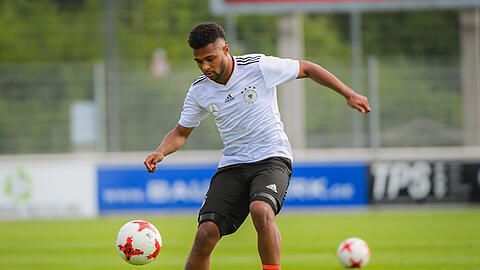 Serge Gnabry ist aktuell für die deutsche U21 bei der Europameisterschaft im Einsatz.